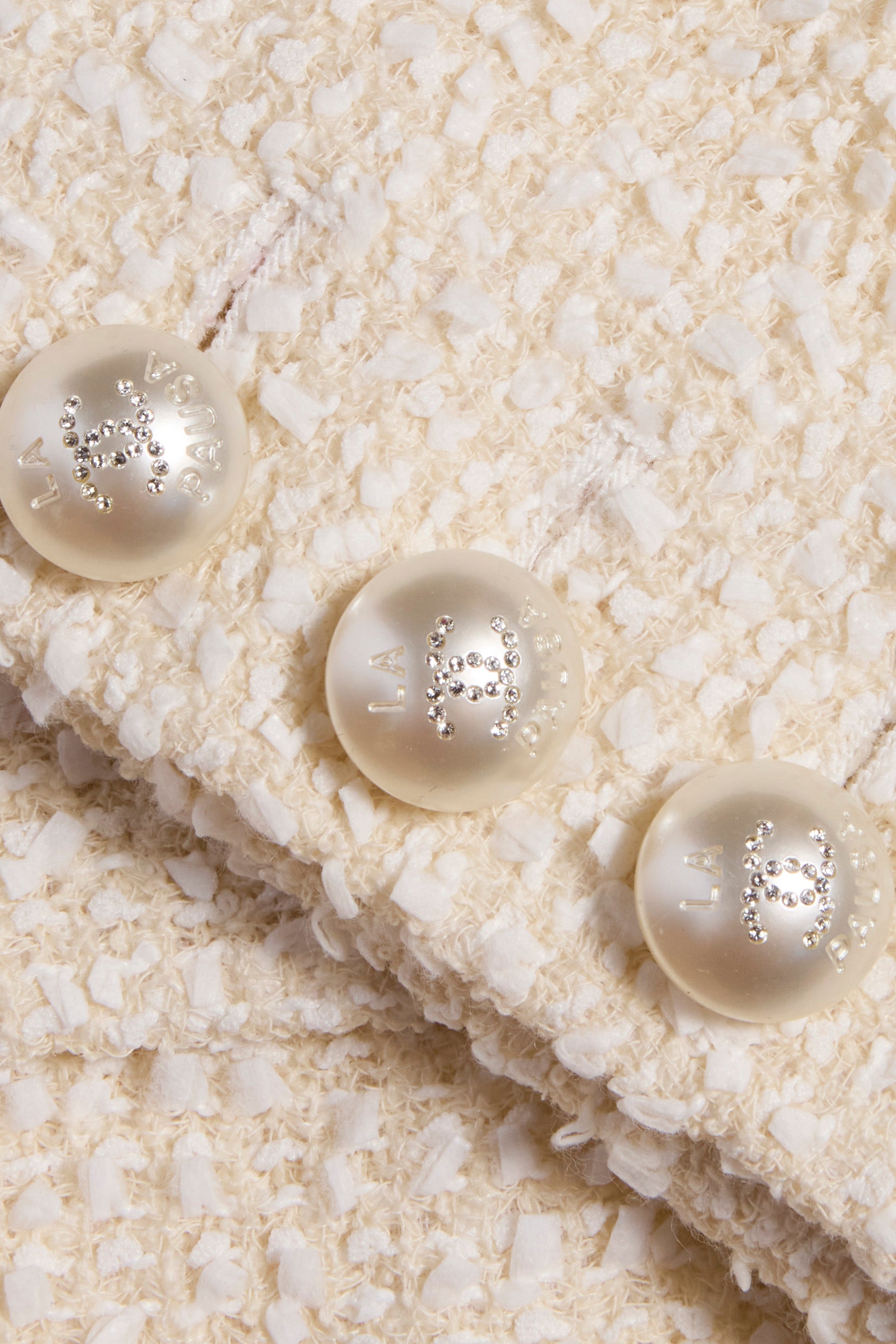 Chanel 2019 La Pausa Runway Cream Bouclé Tweed Suit Jacket & Pant Set Size 36