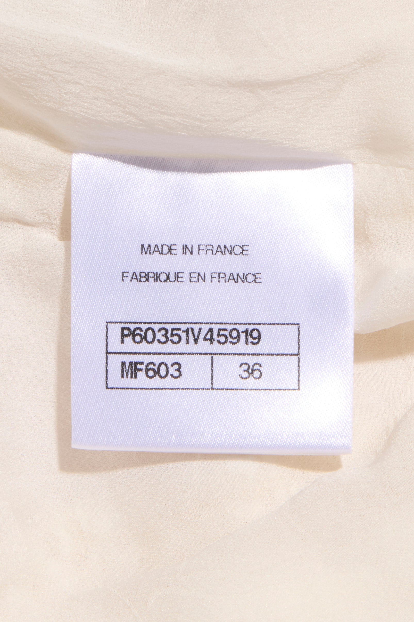 Chanel 2019 La Pausa Runway Cream Bouclé Tweed Suit Jacket & Pant Set Size 36