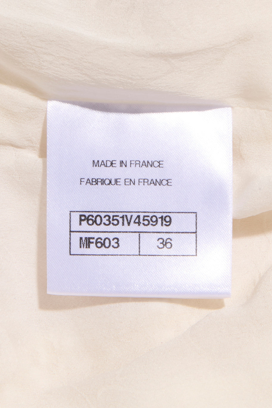 Chanel 2019 La Pausa Runway Cream Bouclé Tweed Suit Jacket & Pant Set Size 36