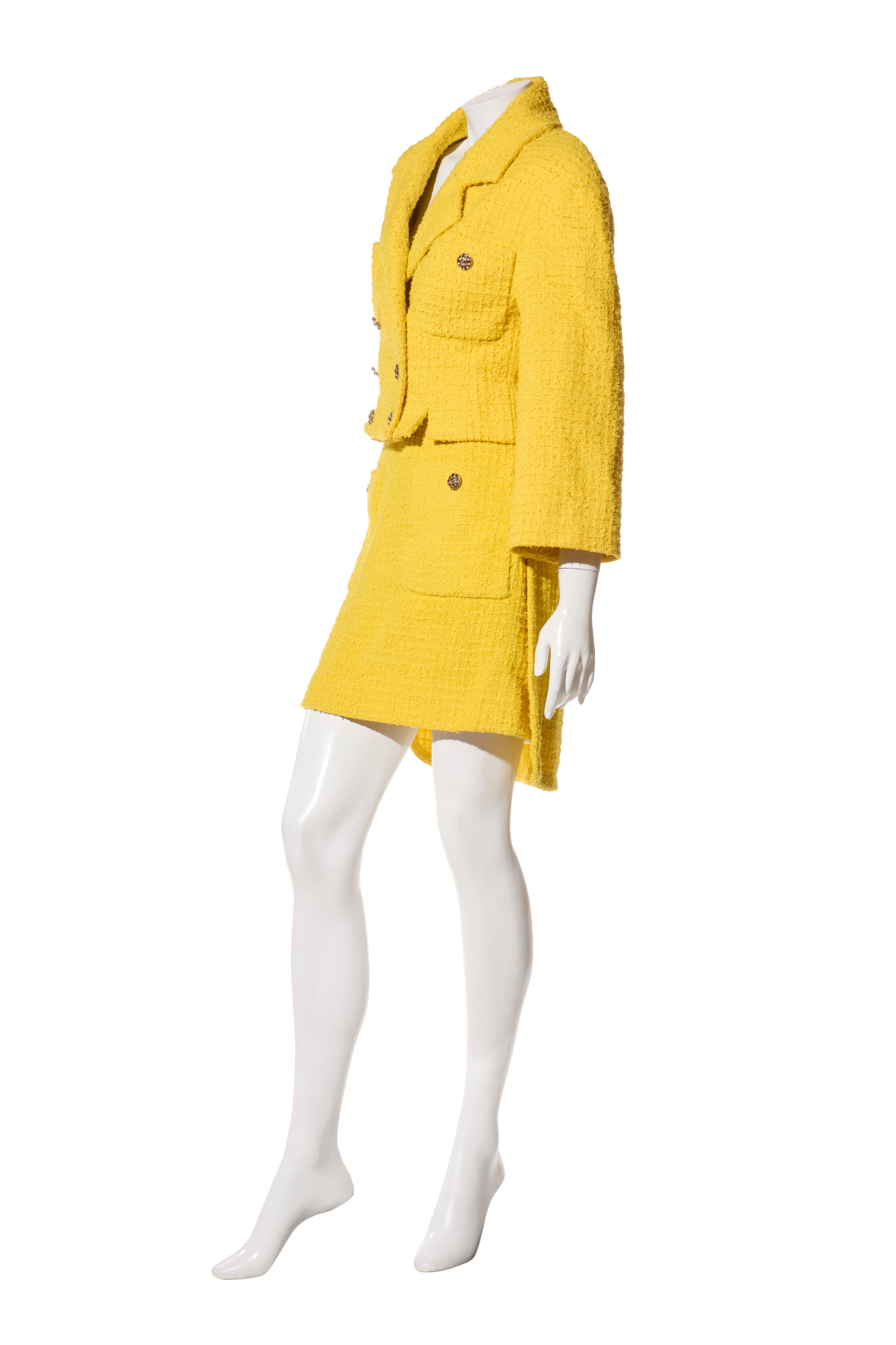 Chanel Spring/Summer 2022 Runway Yellow Tweed Skirt Suit, FR 36 / 34