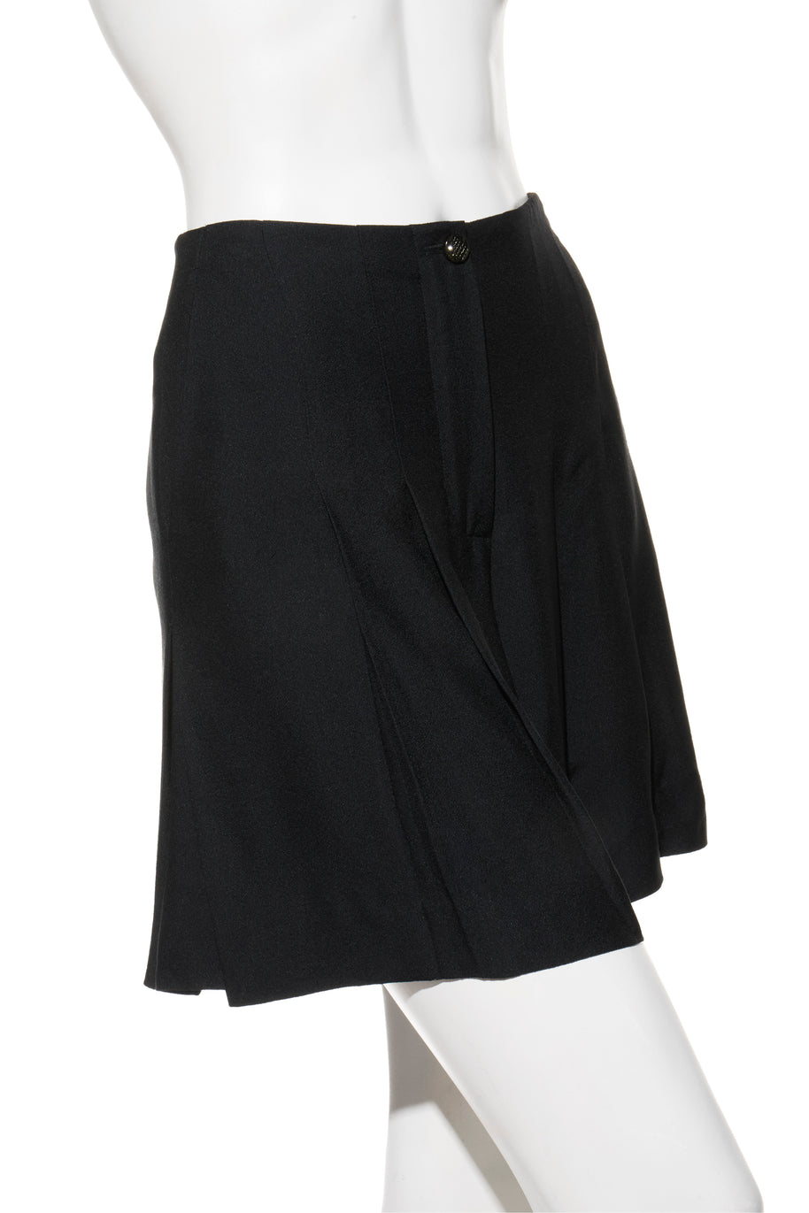Chanel Spring 2012 Black Silk Pleated Shorts FR 38 (US 6)