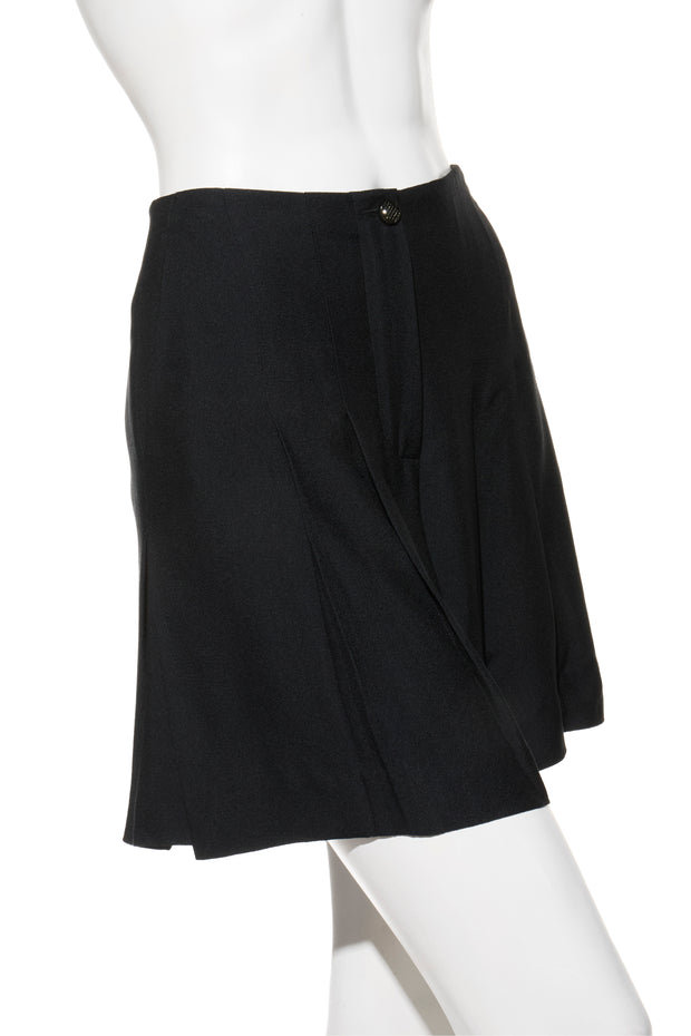 Chanel Spring 2012 Black Silk Pleated Shorts FR 38 (US 6)