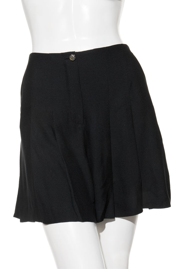 Chanel Spring 2012 Black Silk Pleated Shorts FR 38 (US 6)