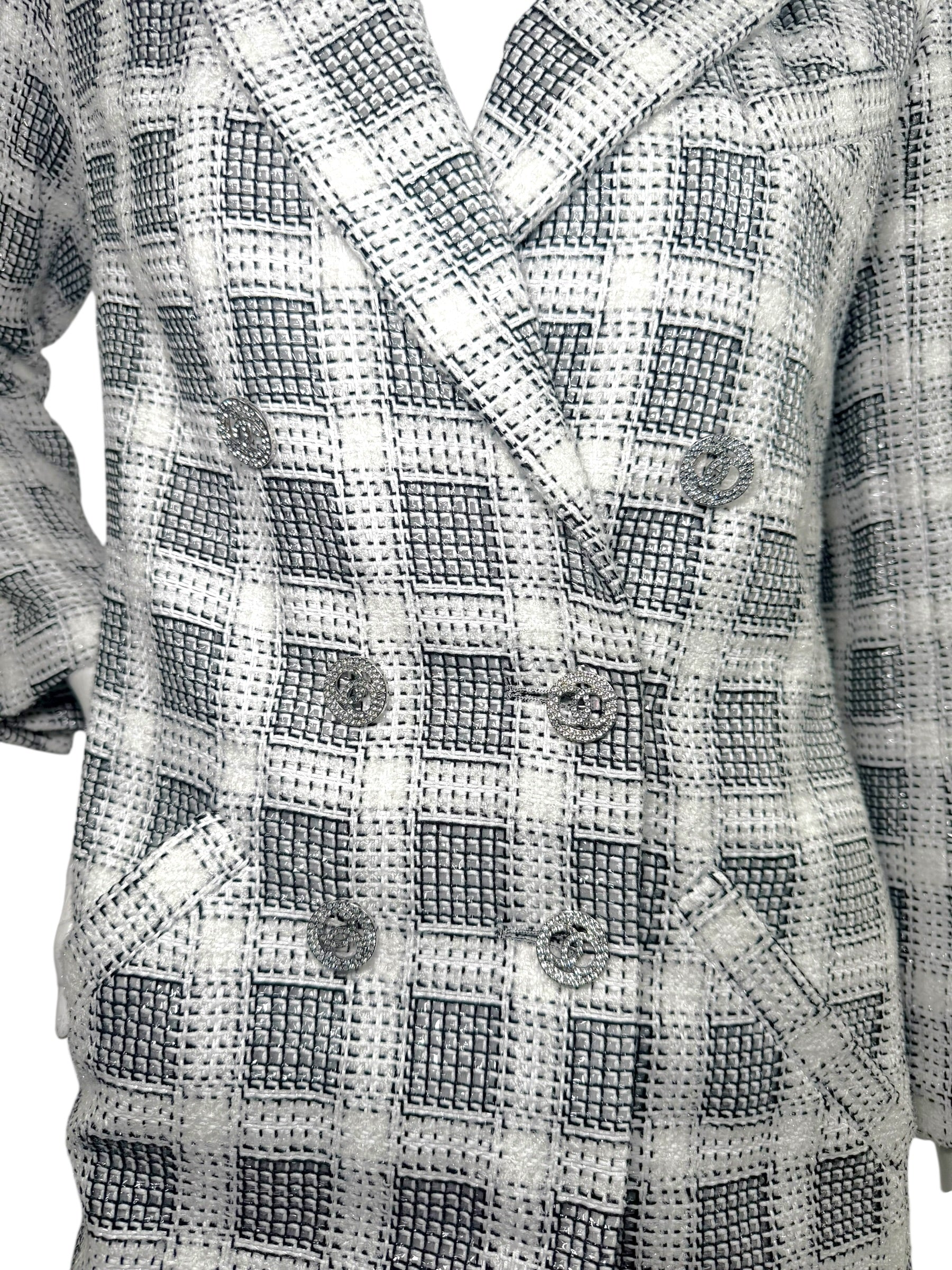 Chanel 2020P Tweed Blazer Dress Jacket FR 36 Ivory Black CC Buttons