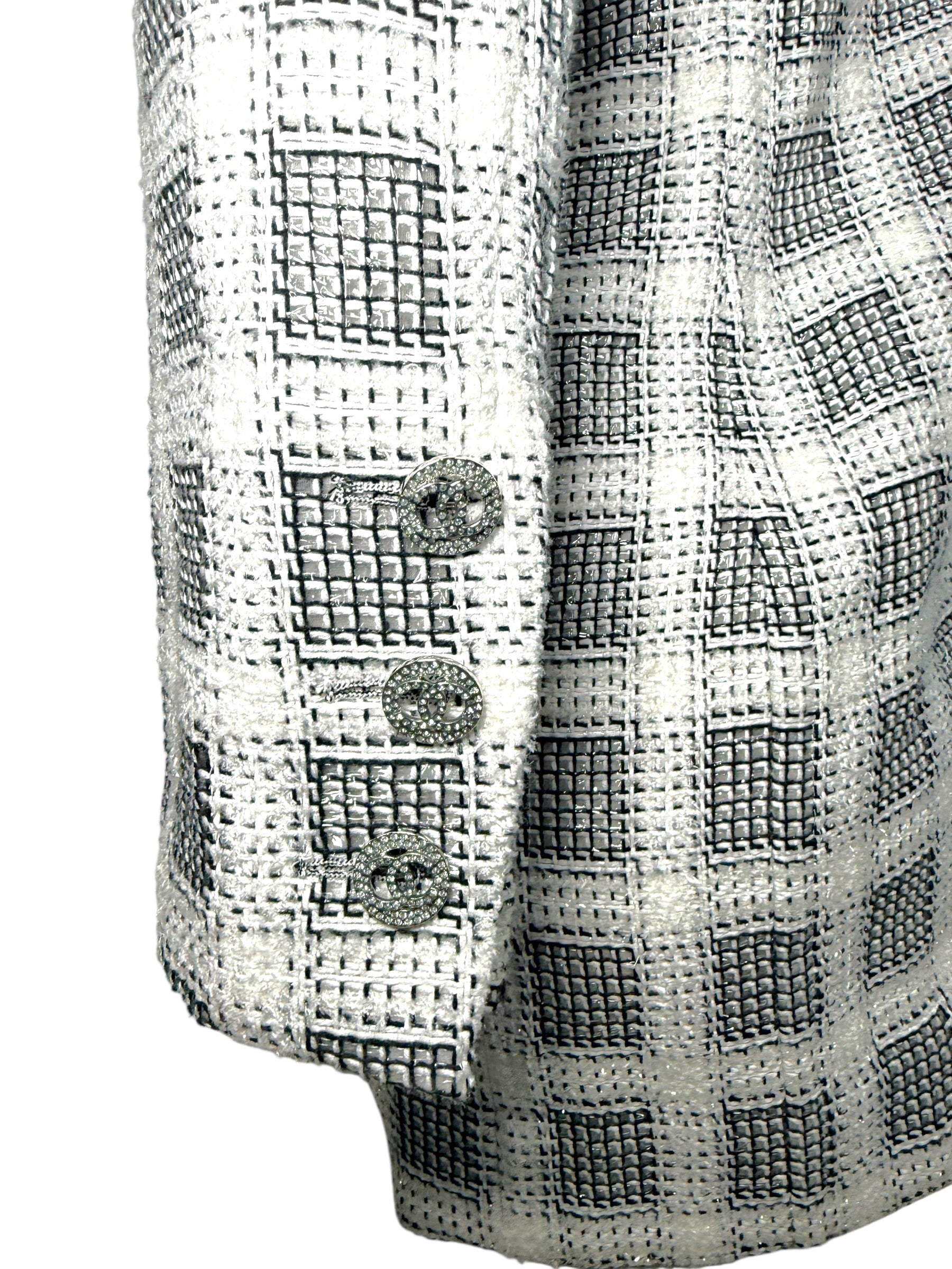 Chanel 2020P Tweed Blazer Dress Jacket FR 36 Ivory Black CC Buttons