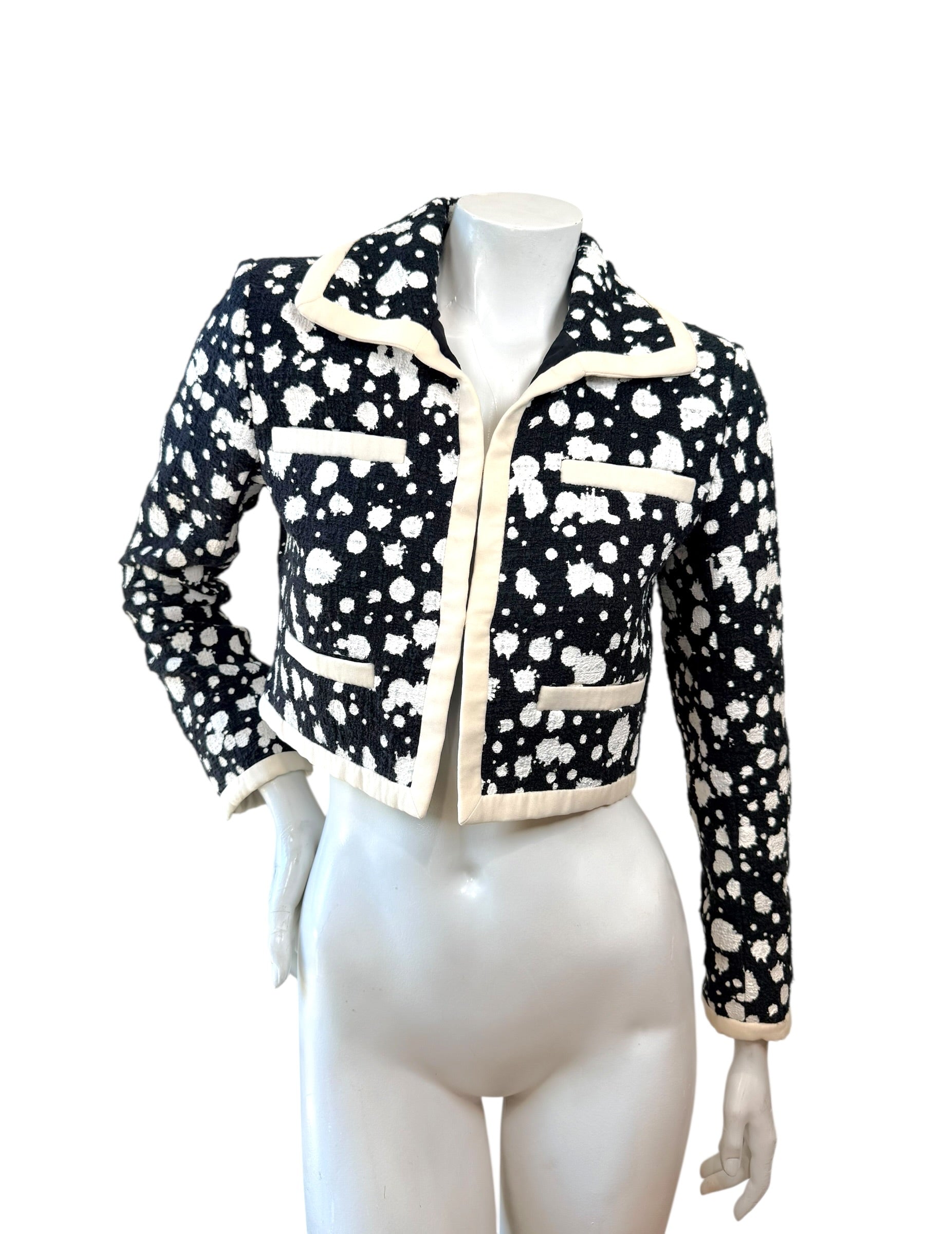 Chanel 2015 Bouclé Cropped Jacket Black White FR38