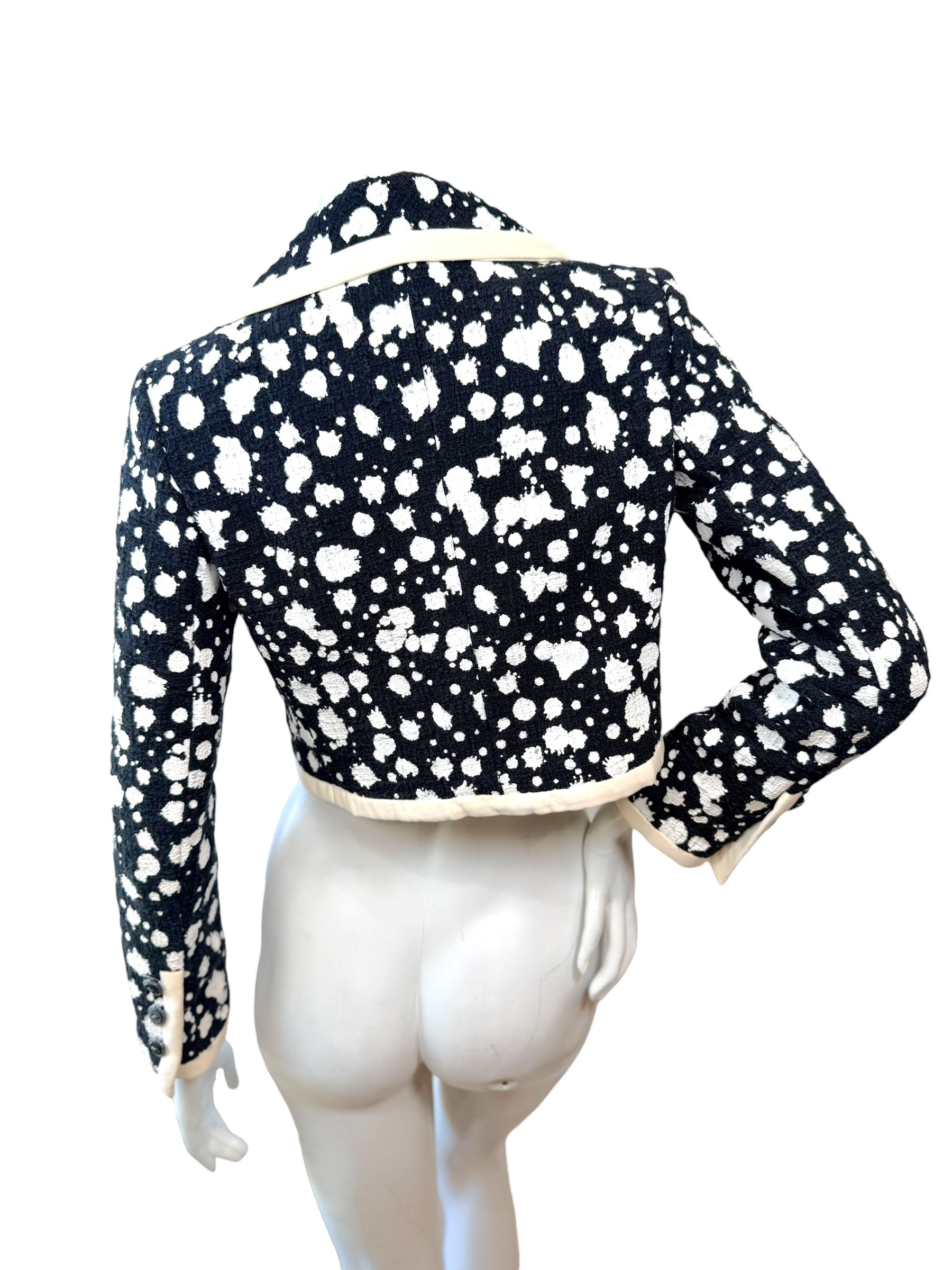 Chanel 2015 Bouclé Cropped Jacket Black White FR38
