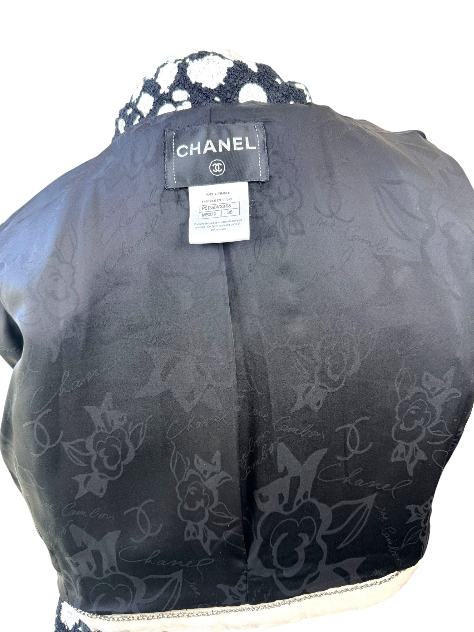 Chanel 2015 Bouclé Cropped Jacket Black White FR38