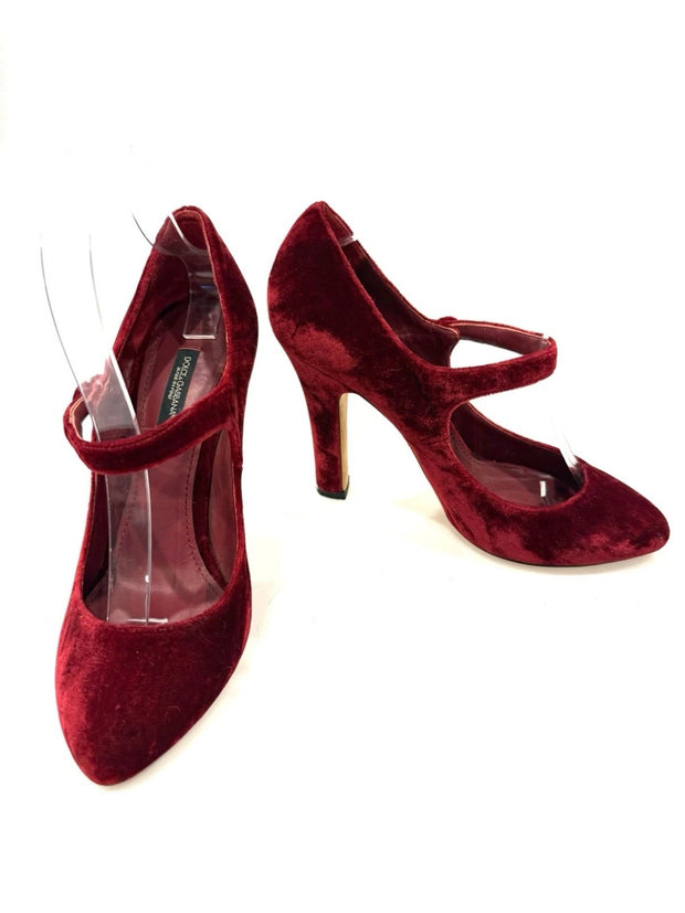 Dolce & Gabbana Red Velvet Mary Jane Pumps Fall/Winter 2016 Collection Size 38.5