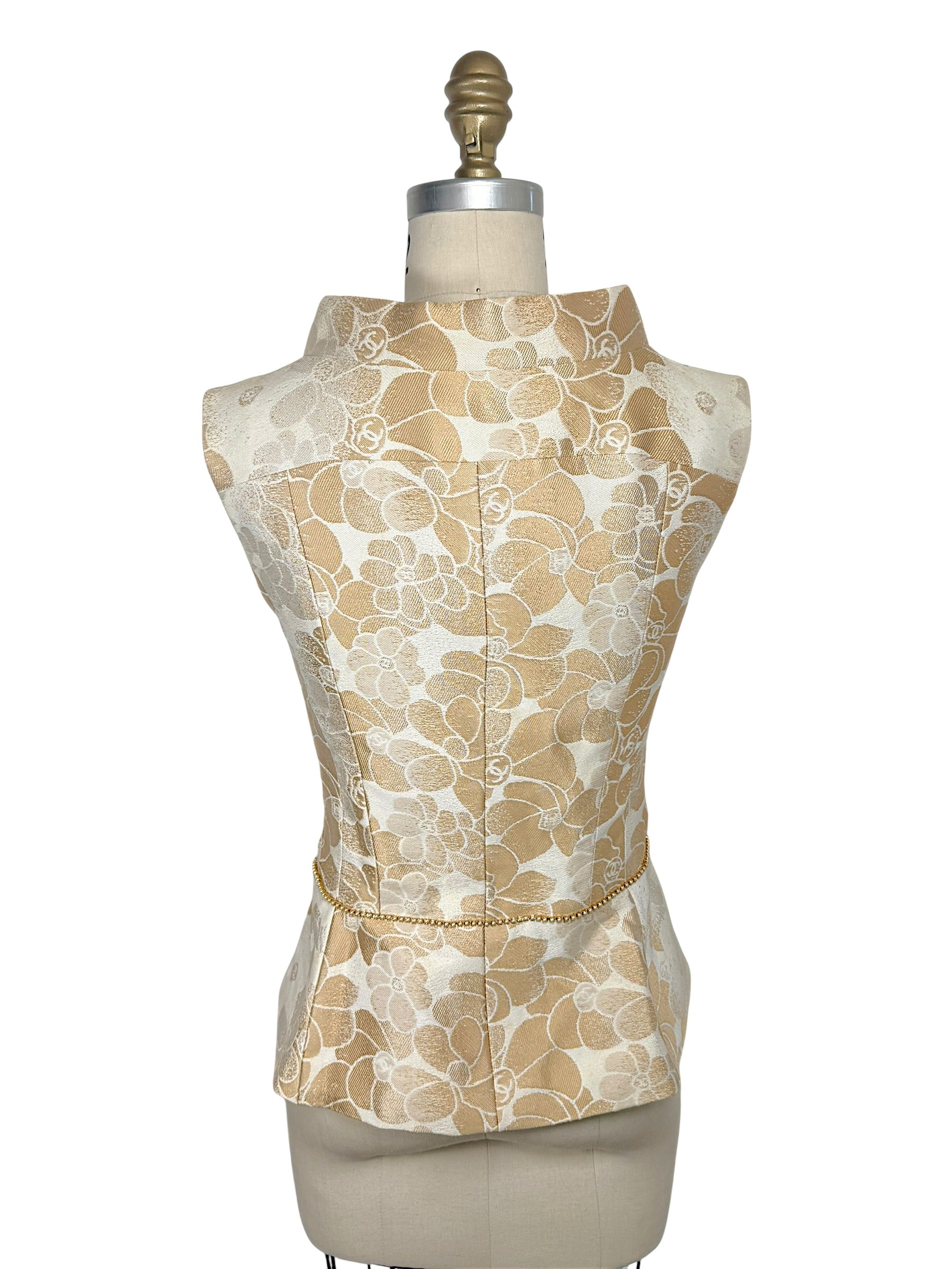 Chanel Spring 2001 runway vest back view floral jacquard tailored silhouette
