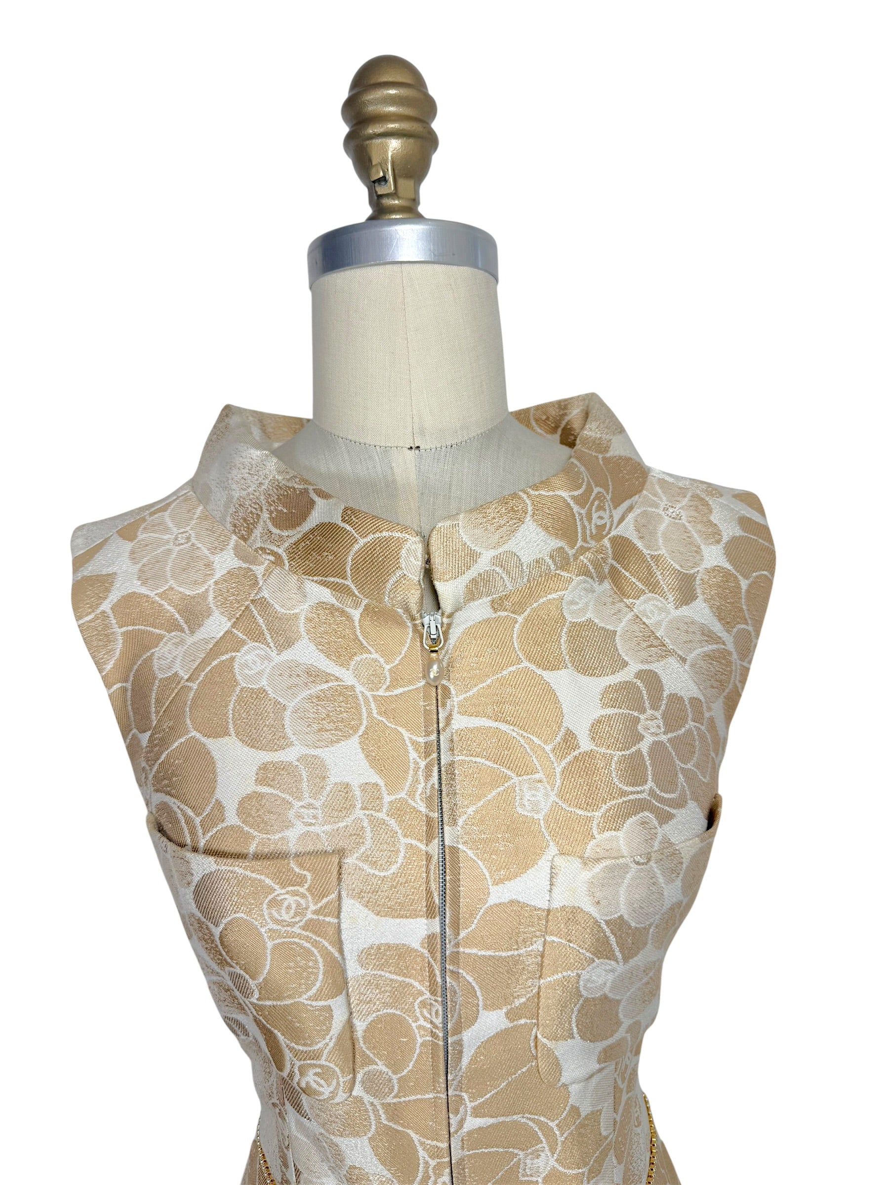 Chanel 2001 runway vest upper front detail collar and zipper floral jacquard fabric