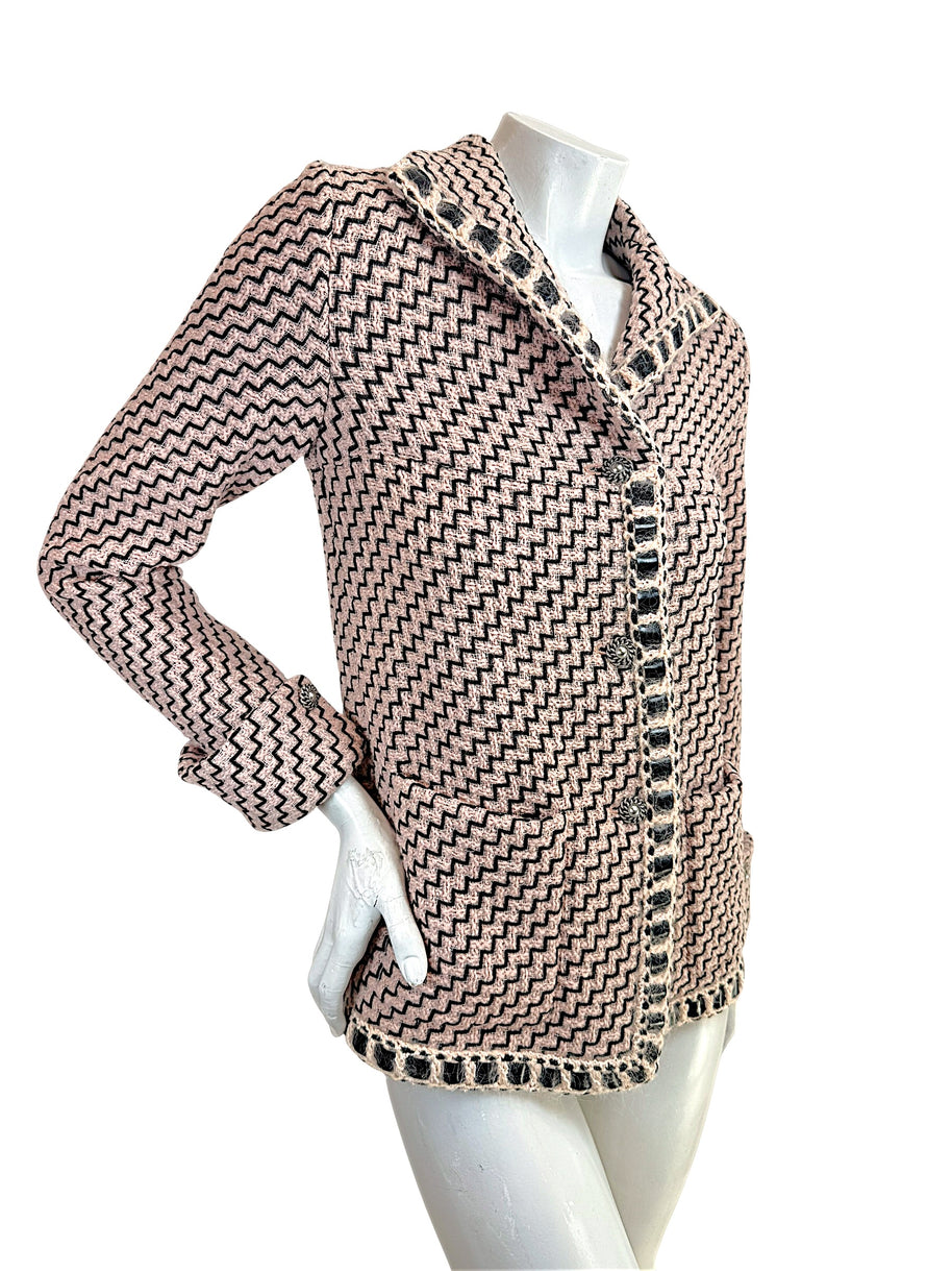 Angled front view Chanel Pre-Fall 2016 runway jacket Look 36 pink black textured tweed with boucle trim