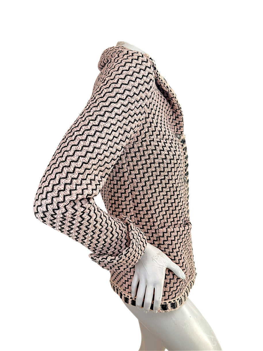 Side profile Chanel Pre-Fall 2016 runway jacket Look 36 pink black tweed structured silhouette