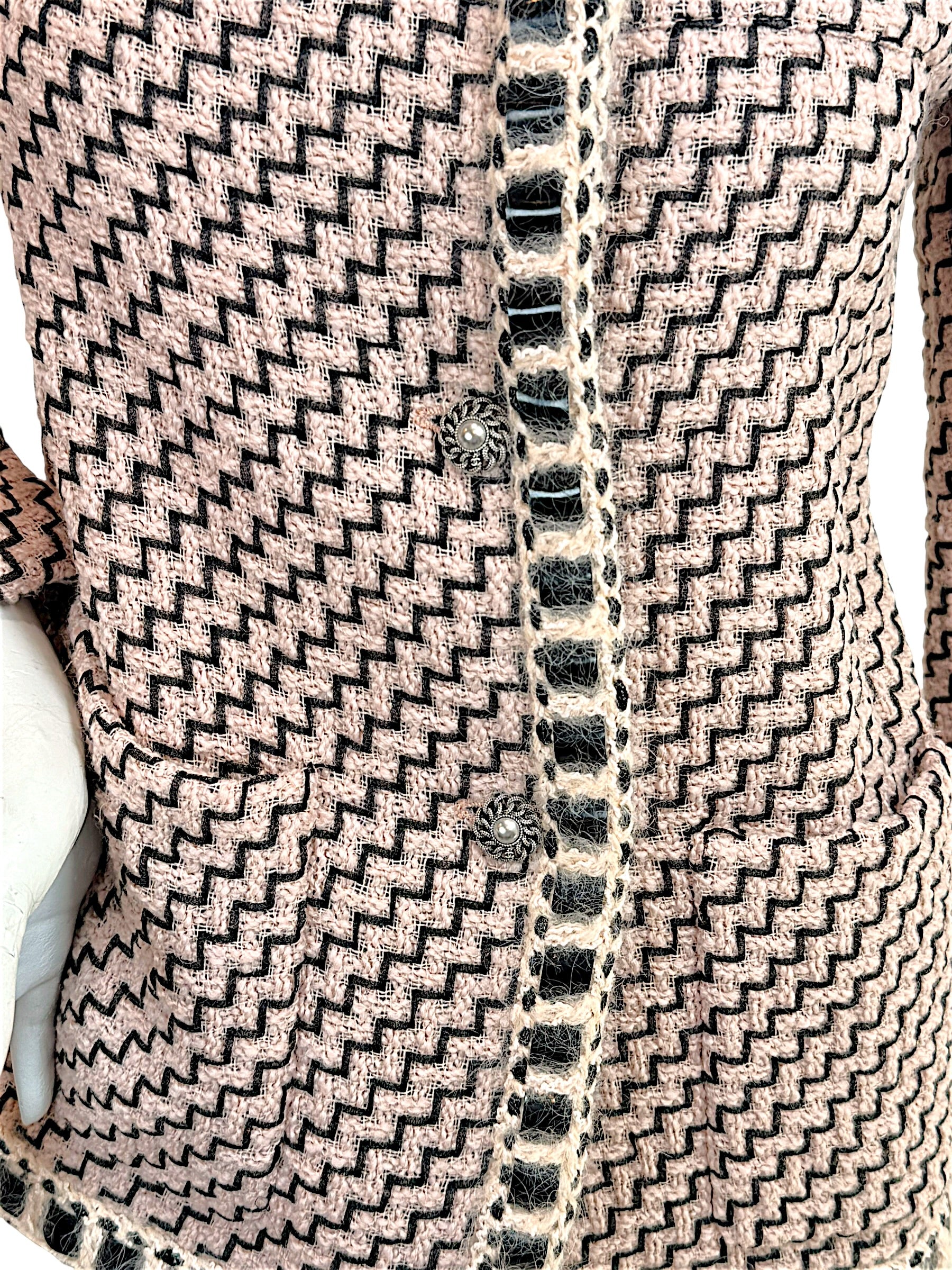 Close up Chanel Pre-Fall 2016 jacket Look 36 textured tweed front placket with boucle trim and button detail