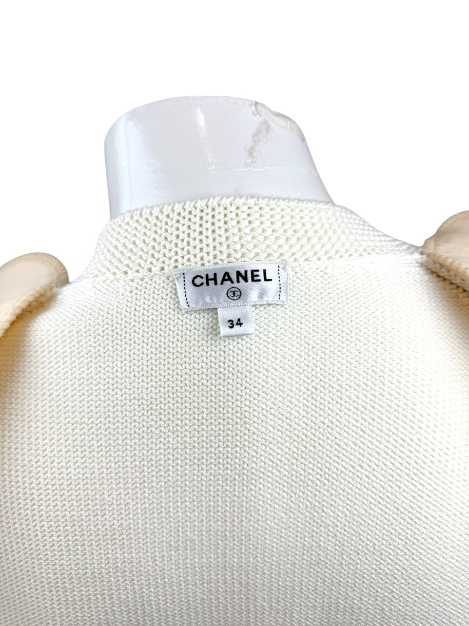 Chanel 2019 ivory knit cardigan jacket interior Chanel label detail