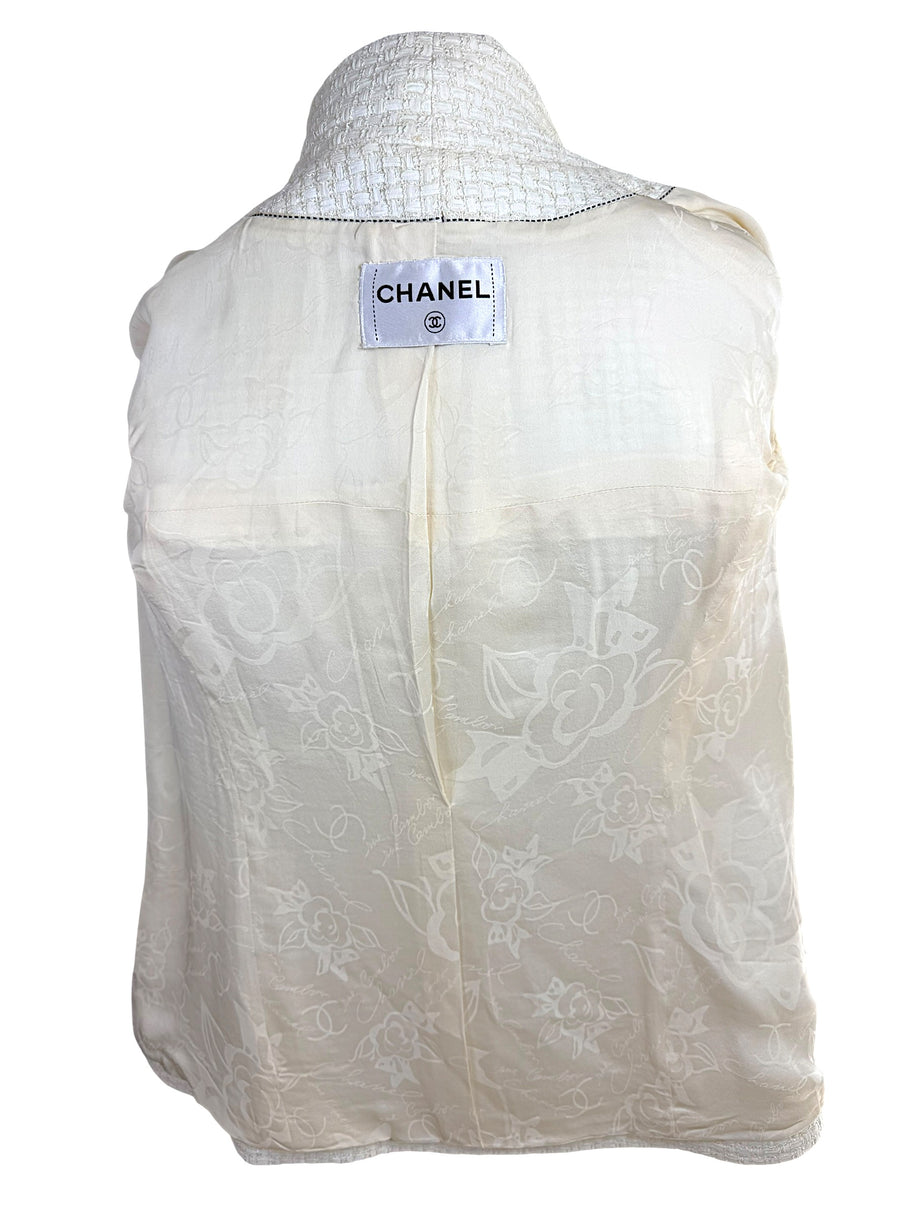 Interior Chanel camellia jacquard silk lining from Chanel Cruise 2014 ivory tweed jacket
