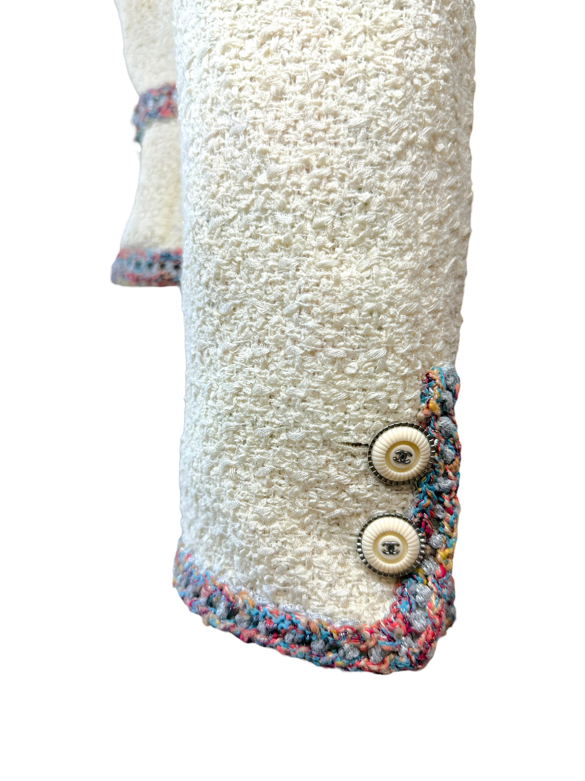 Chanel Cruise 2020 ivory tweed jacket cuff and button detail