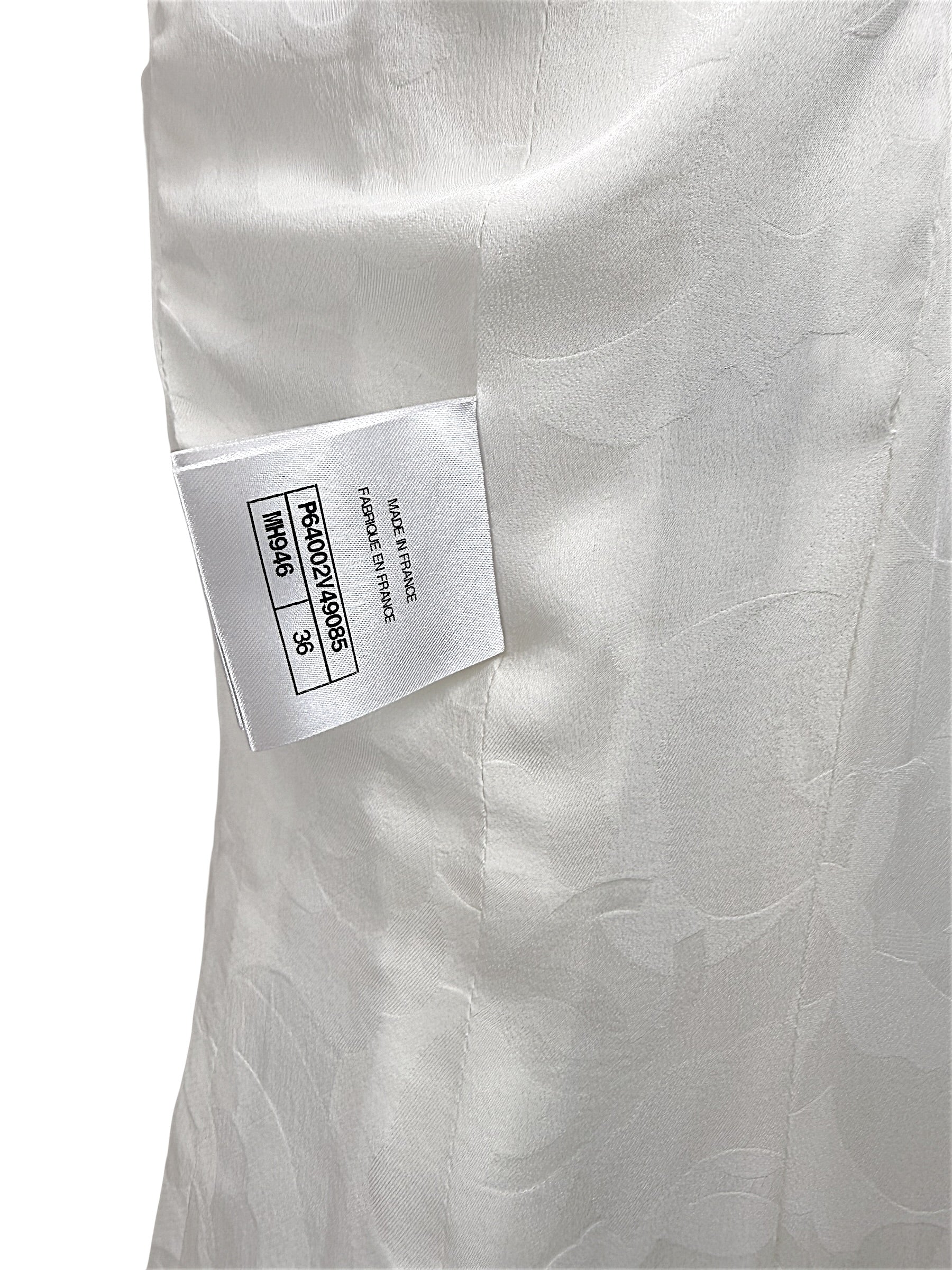 Authentic Chanel production and made in France tag inside white bouclé tweed short sleeve dress