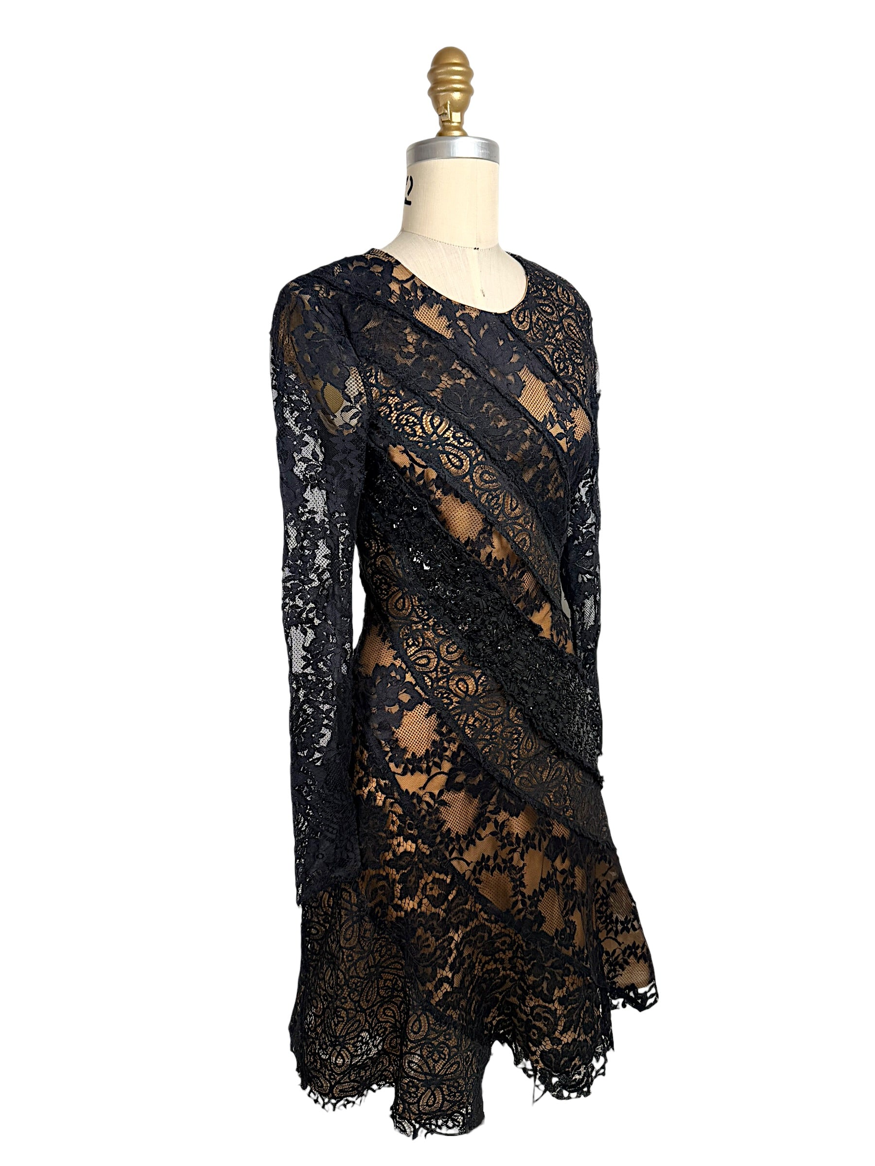 Oscar de la Renta runway lace dress angled view long sleeve