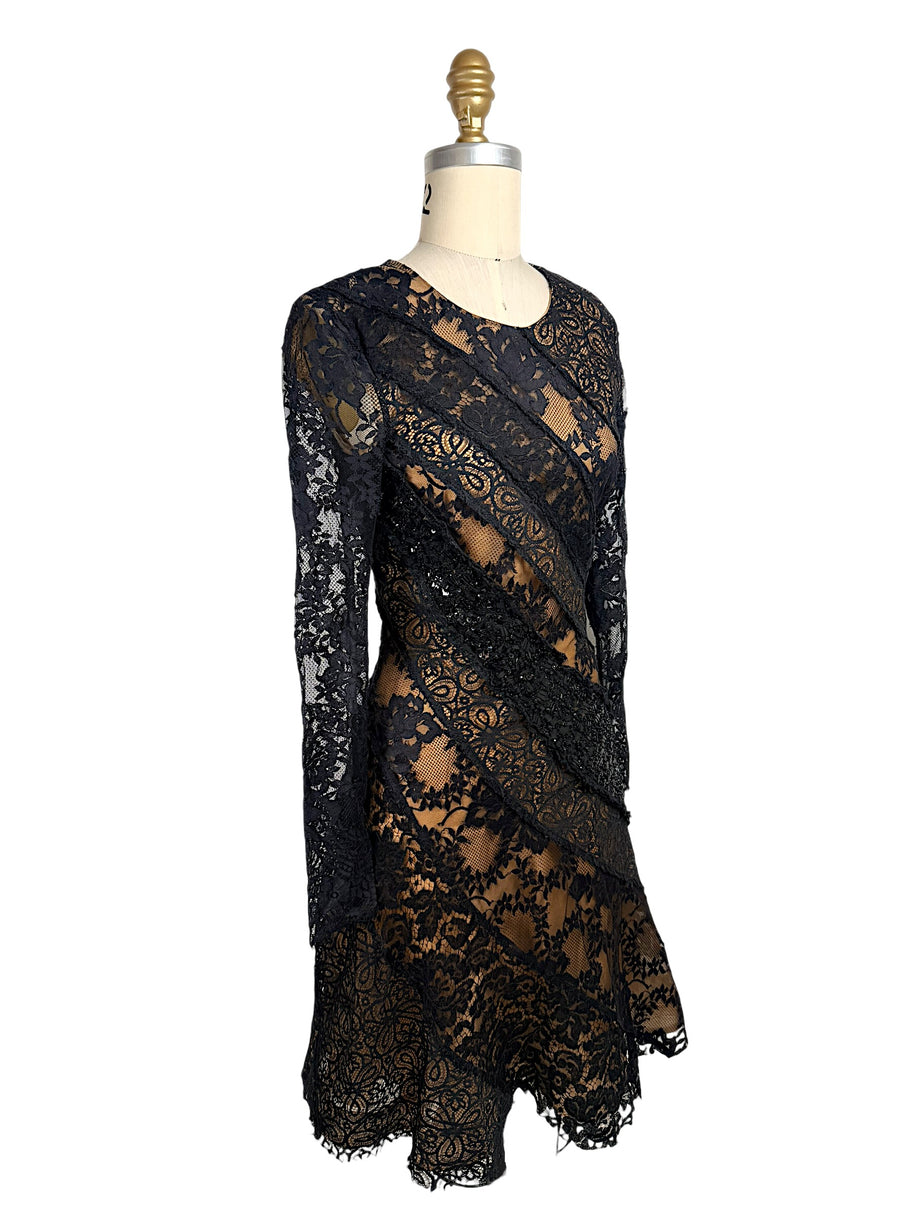 Oscar de la Renta runway lace dress angled view long sleeve