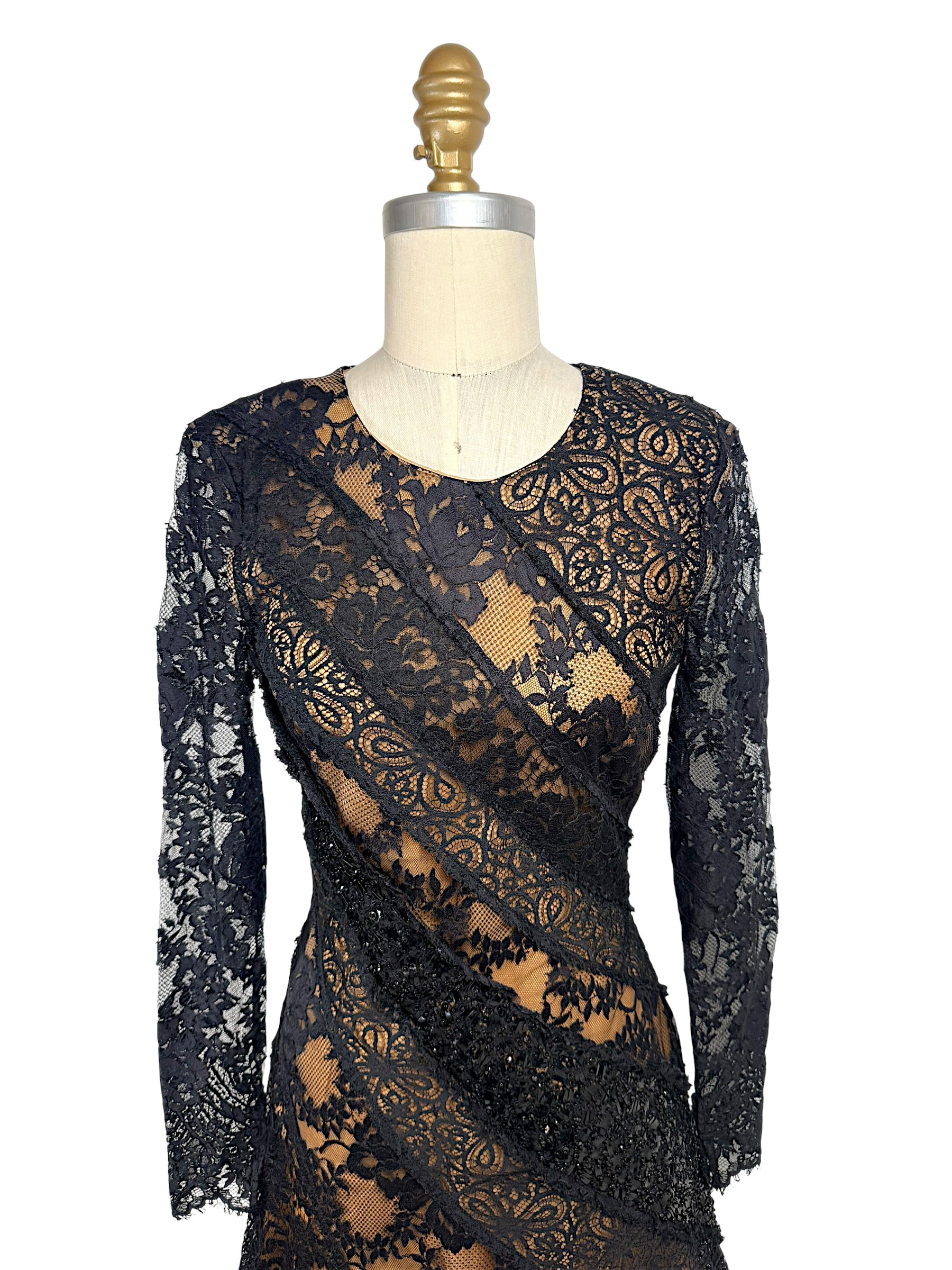 Oscar de la Renta lace dress bodice detail diagonal lace paneling