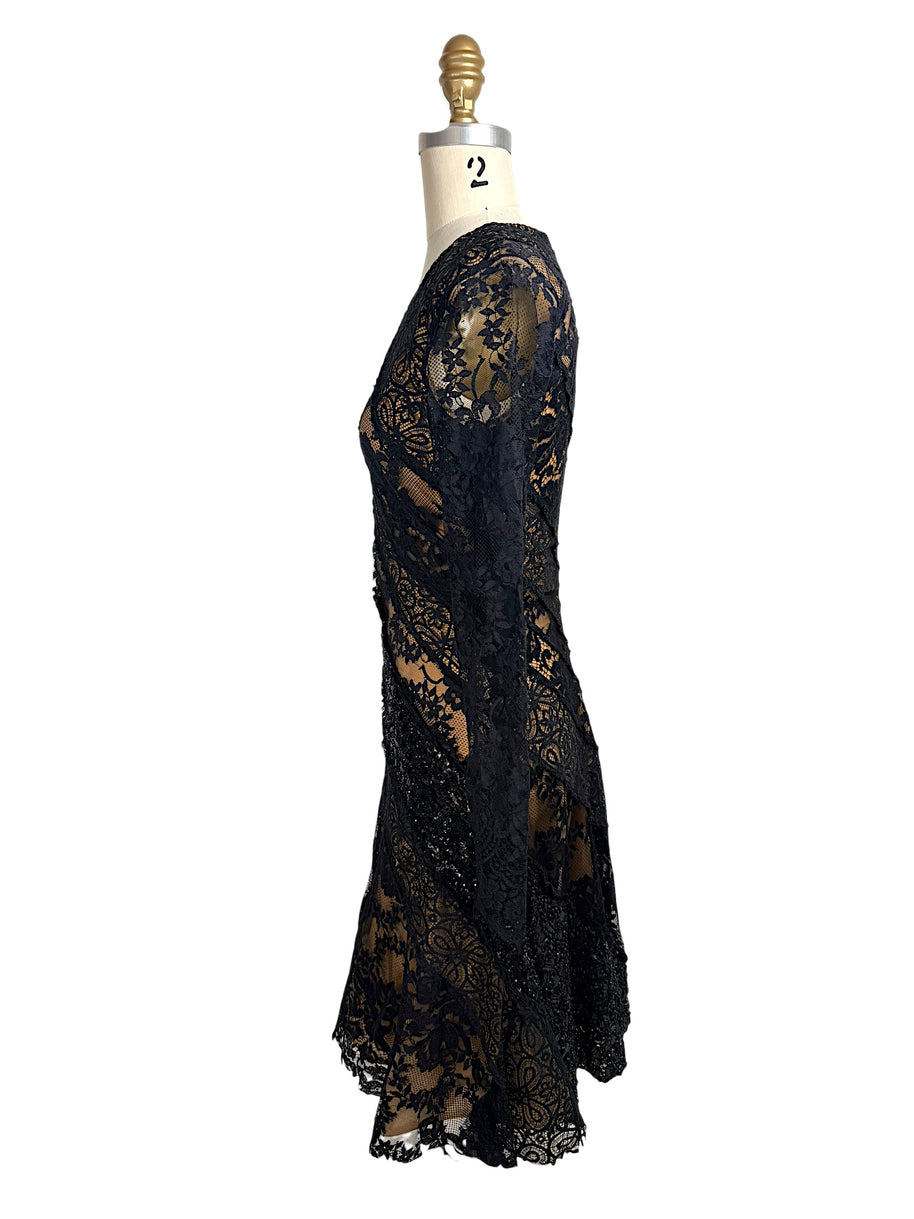 Oscar de la Renta lace dress side second view scalloped hem