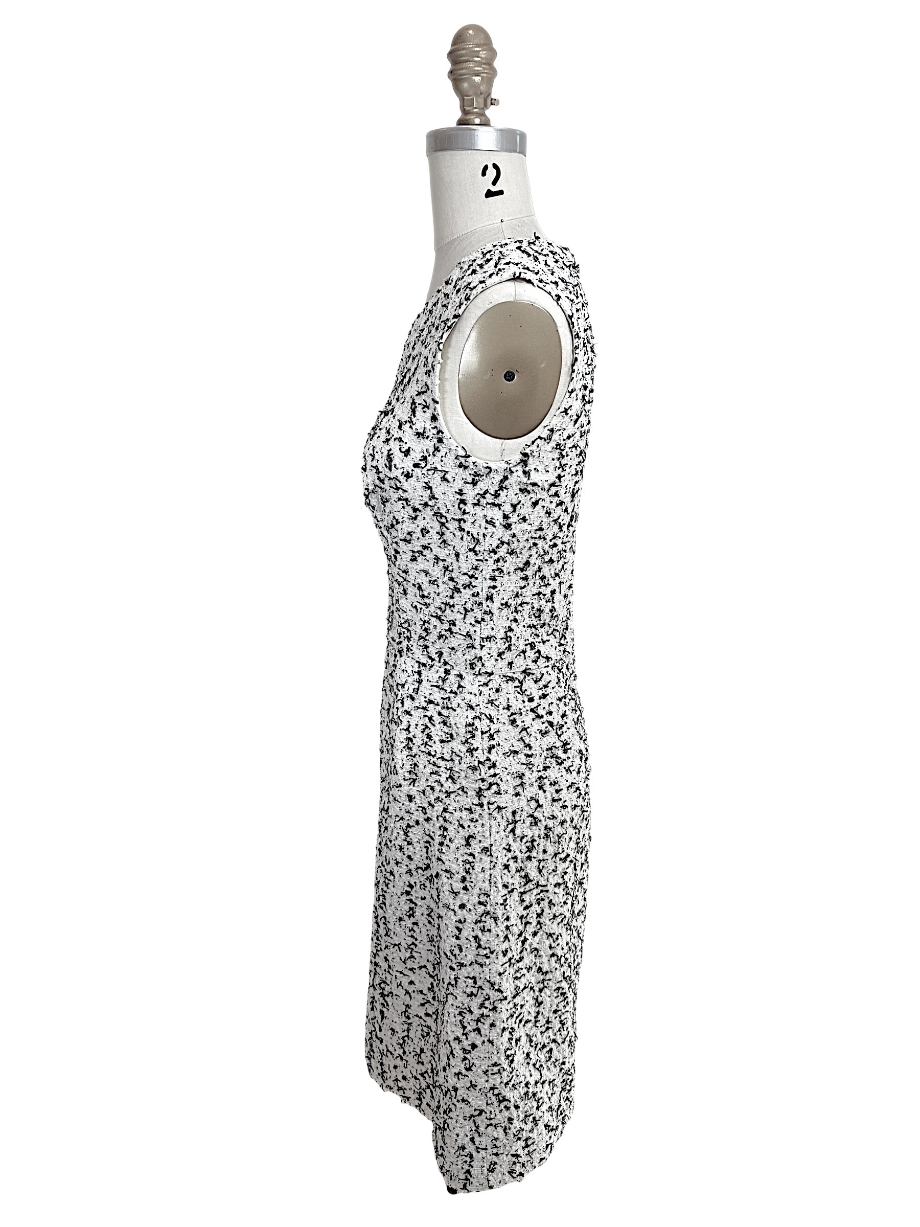 Oscar de la Renta tweed dress alternate side profile Spring 2015 sleeveless fitted silhouette