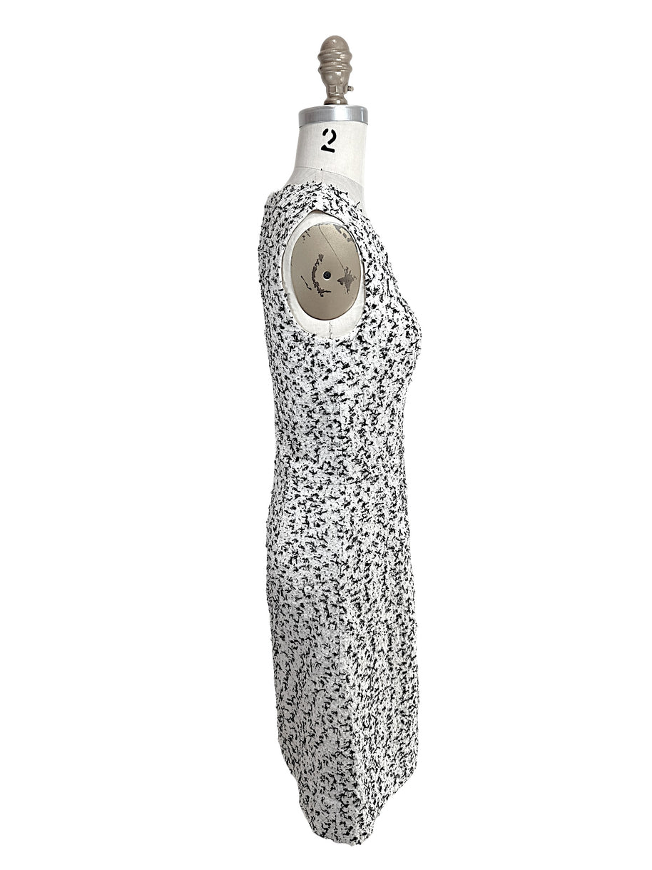 Oscar de la Renta tweed dress side profile Spring 2015 sleeveless fitted silhouette
