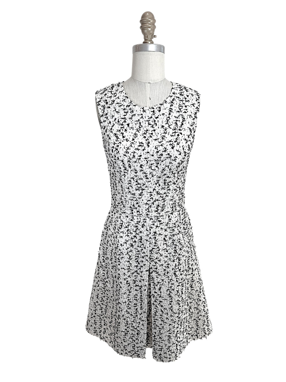 Oscar de la Renta Spring 2015 runway tweed dress front view sleeveless black white