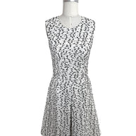 Oscar de la Renta Spring 2015 runway tweed dress front view sleeveless black white