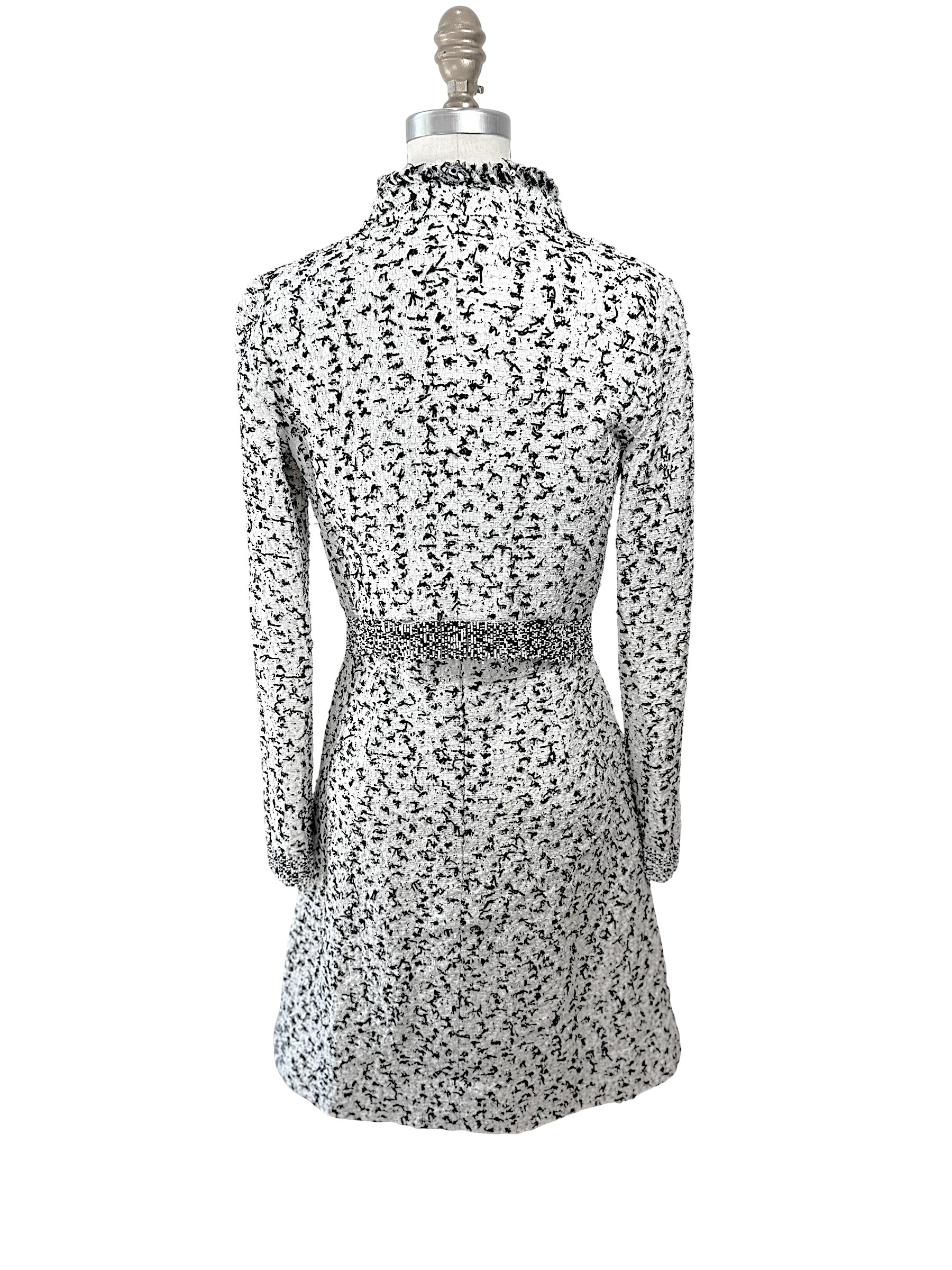 Oscar de la Renta Spring 2015 tweed jacket back view structured silhouette black white
