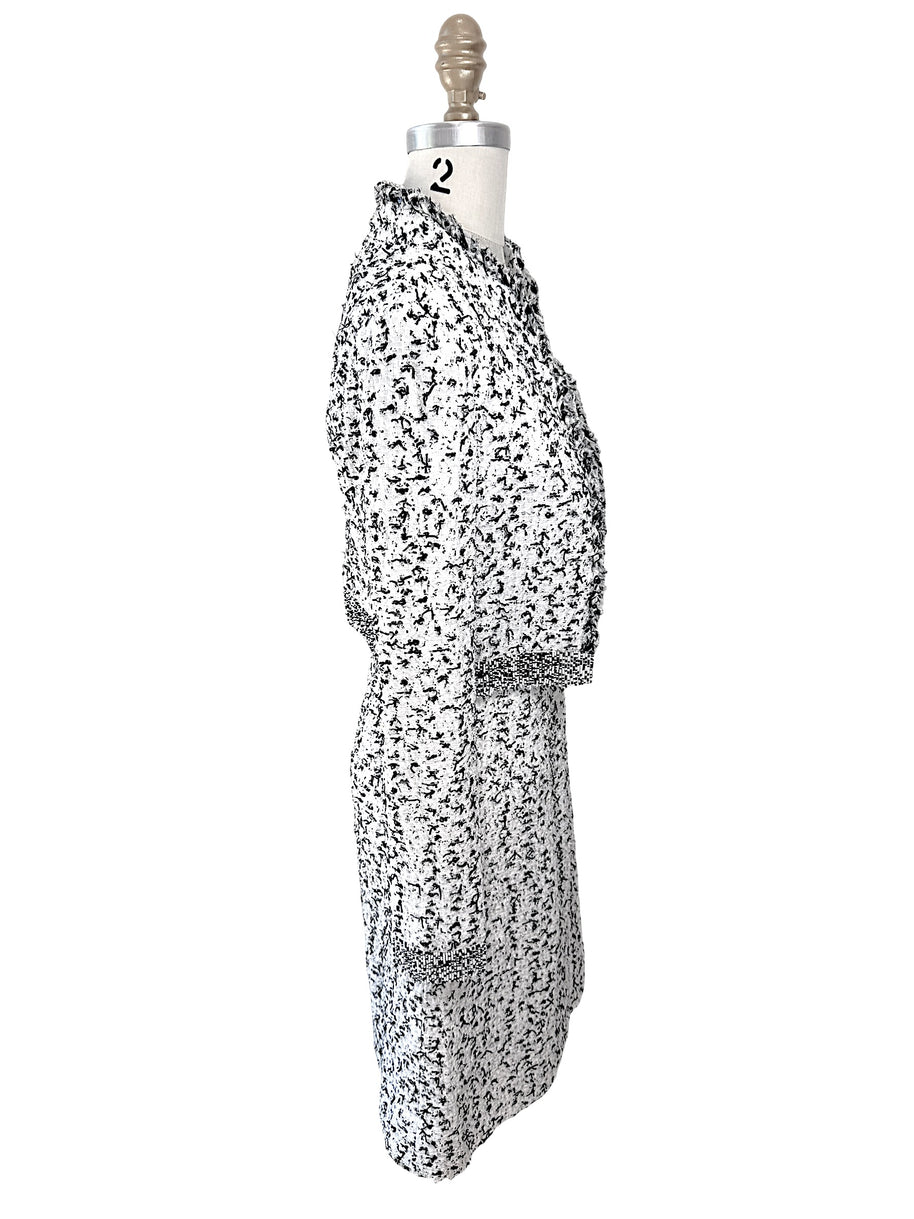 Oscar de la Renta Spring 2015 tweed jacket side view structured silhouette black and white