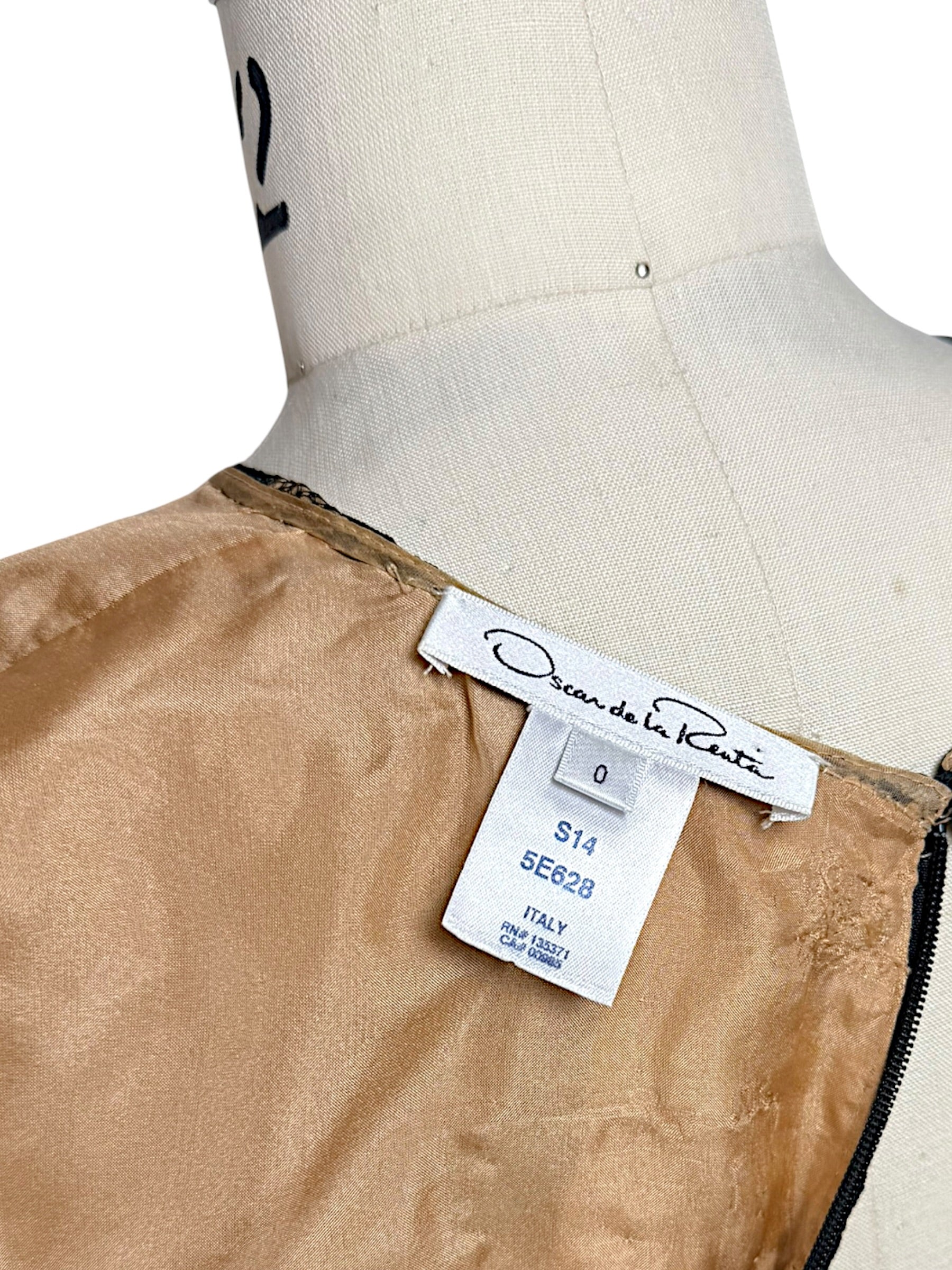 Oscar de la Renta designer label size 0