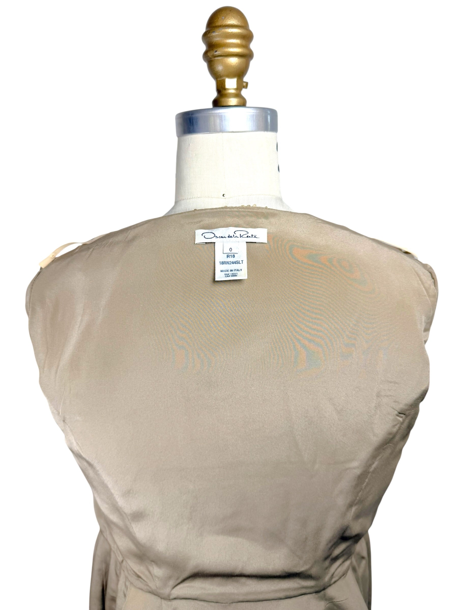 Interior label view of Oscar de la Renta Resort 2018 dress showing size 0 and Made in Italy tag
