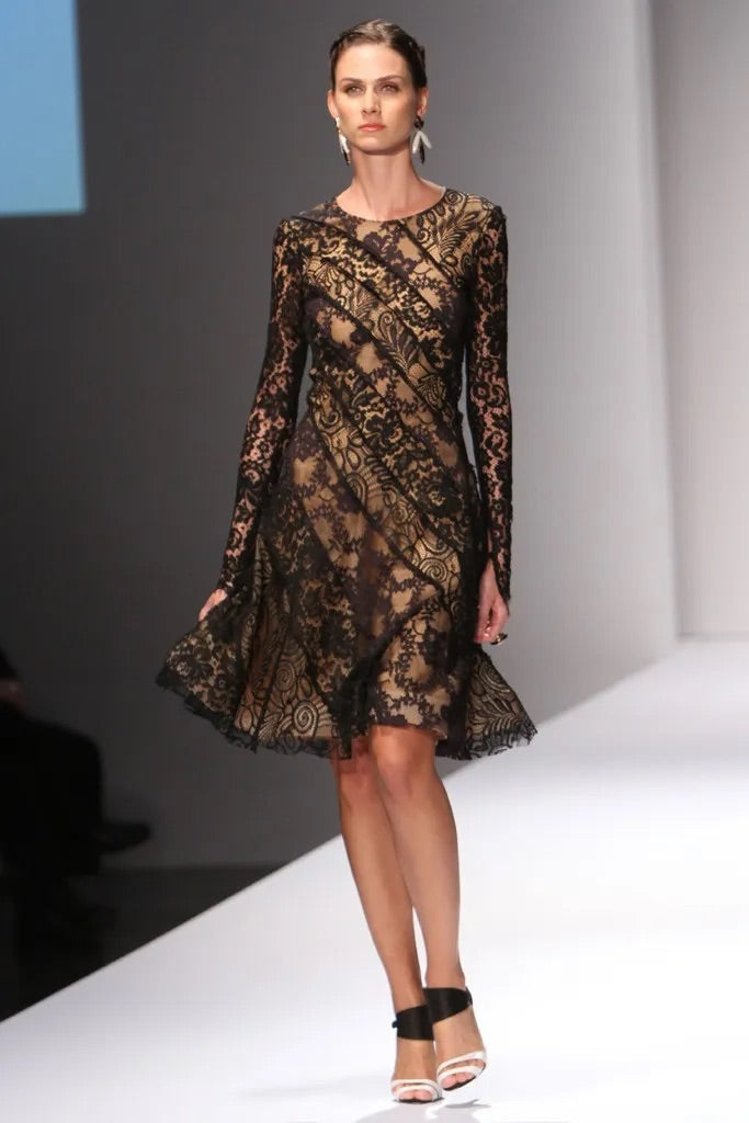 Oscar de la Renta Spring 2014 runway look 5 lace dress