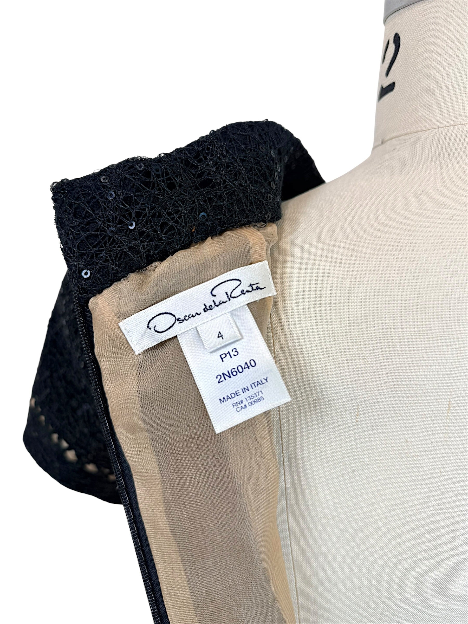 Oscar de la Renta Spring 2013 P13 designer label close up black cocktail dress size 4 made in Italy authentication detail