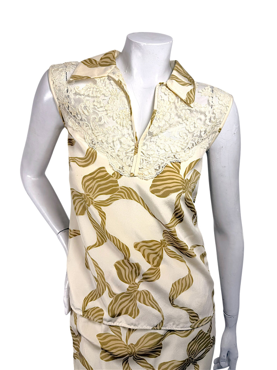 Valentino lace collar silk blouse ivory bow print front detail