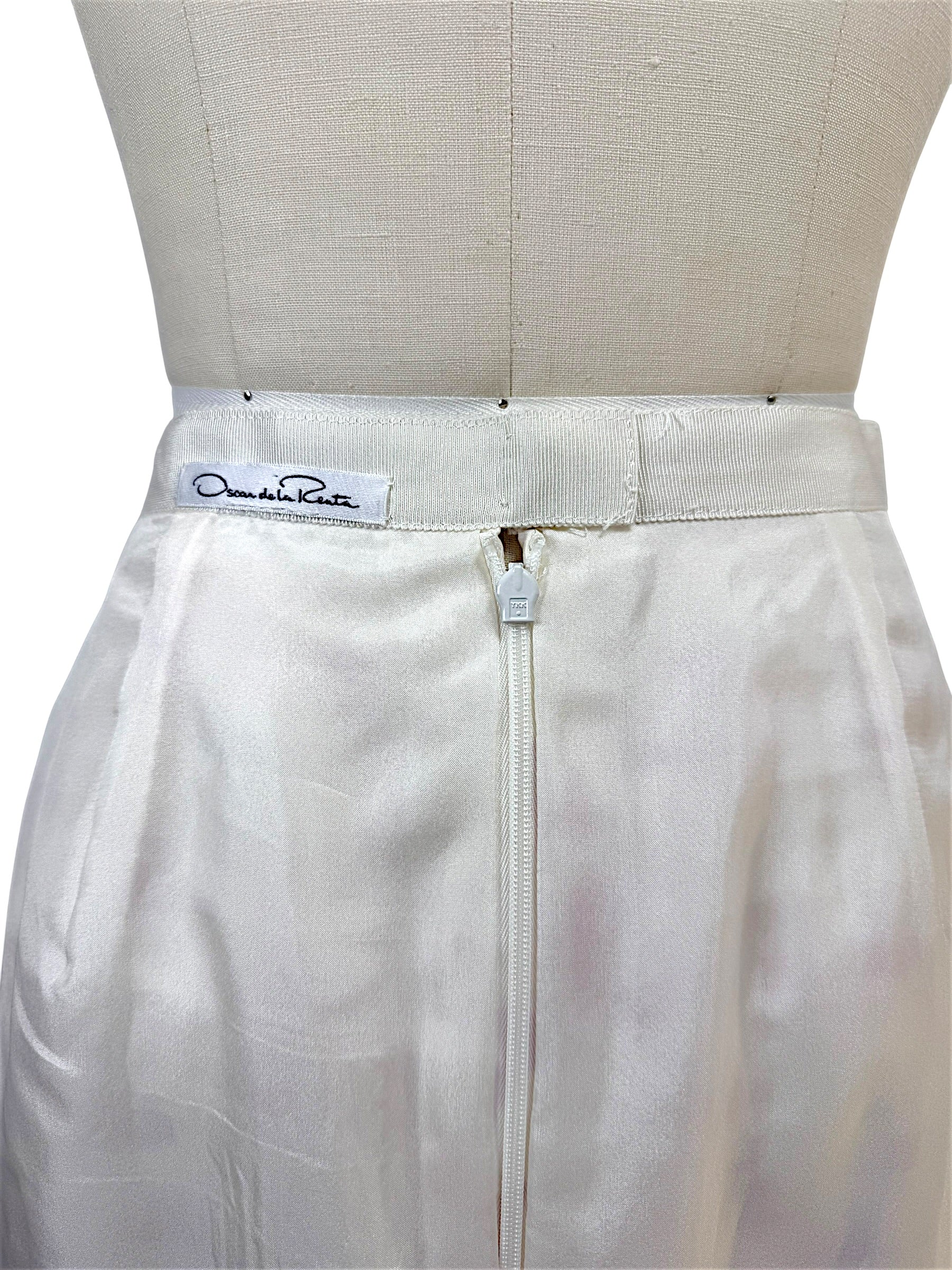 Interior Oscar de la Renta designer label inside vintage ivory silk layered pencil skirt