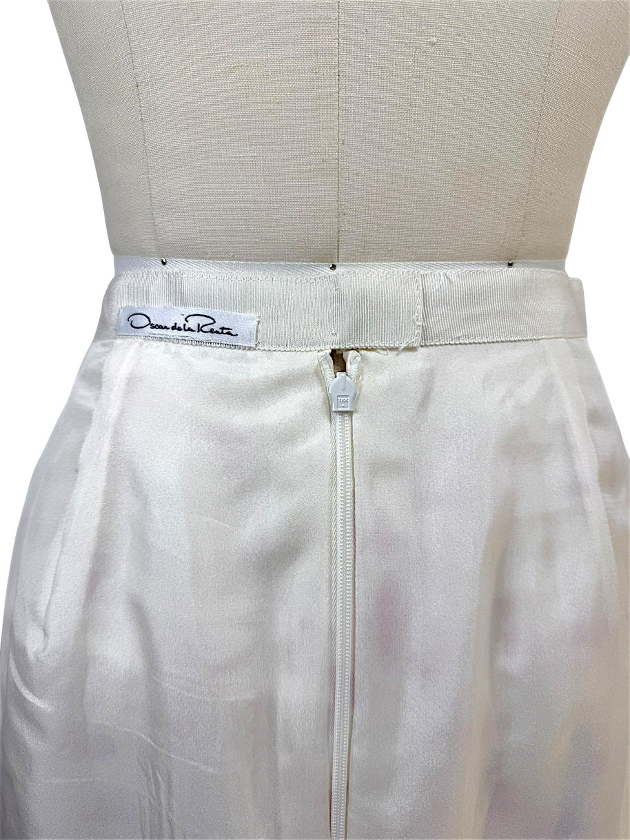Interior Oscar de la Renta designer label inside vintage ivory silk layered pencil skirt